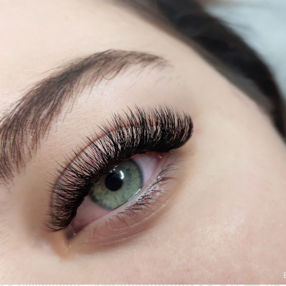 Hybrid/Wispy Lash Full Set at Angy Beauty Salon & Spa in West Chester Township, OH