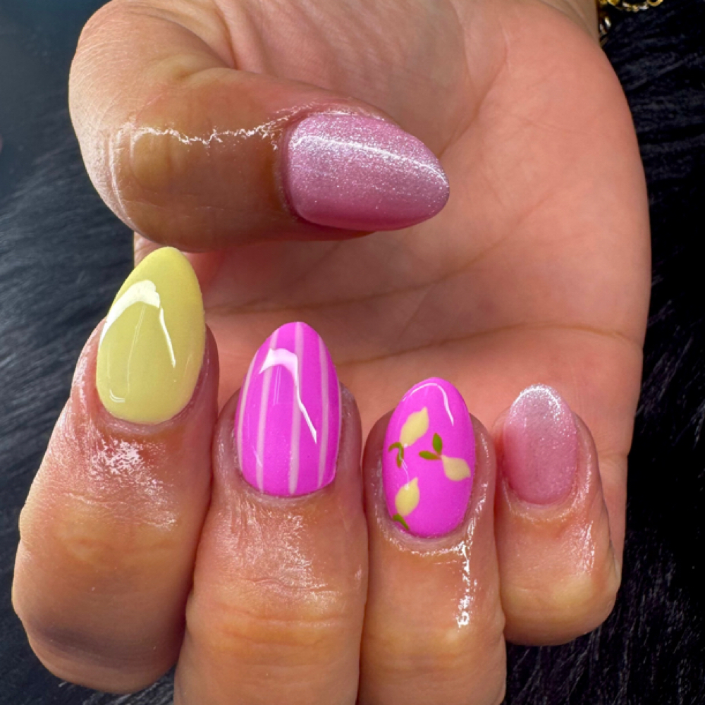 Nail Art - 4 Fingers at Shes Entitled in Massillon, OH