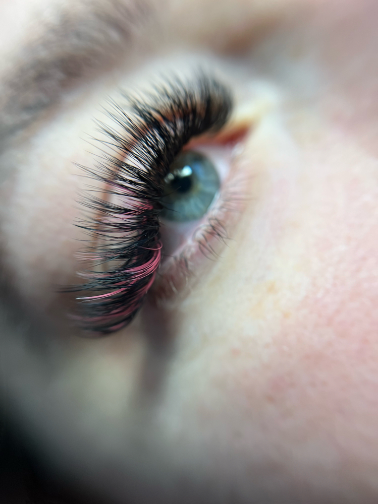 Colored Lashes (Outer Corner)
