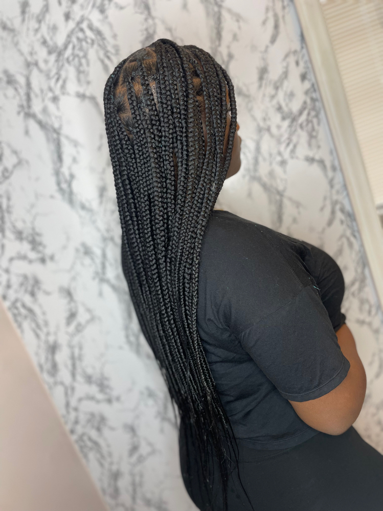Medium Knotless
