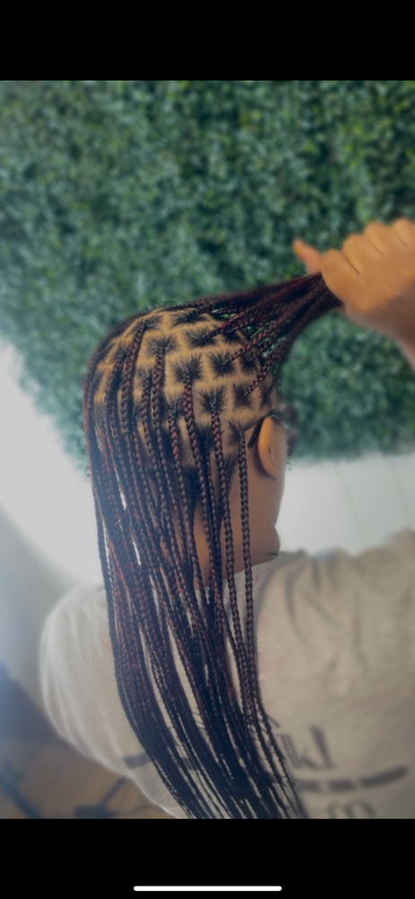 Medium Knotless