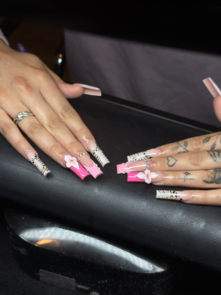 Acrylic Full Set (XL) at Dae’s Designs in Cedar Rapids, IA