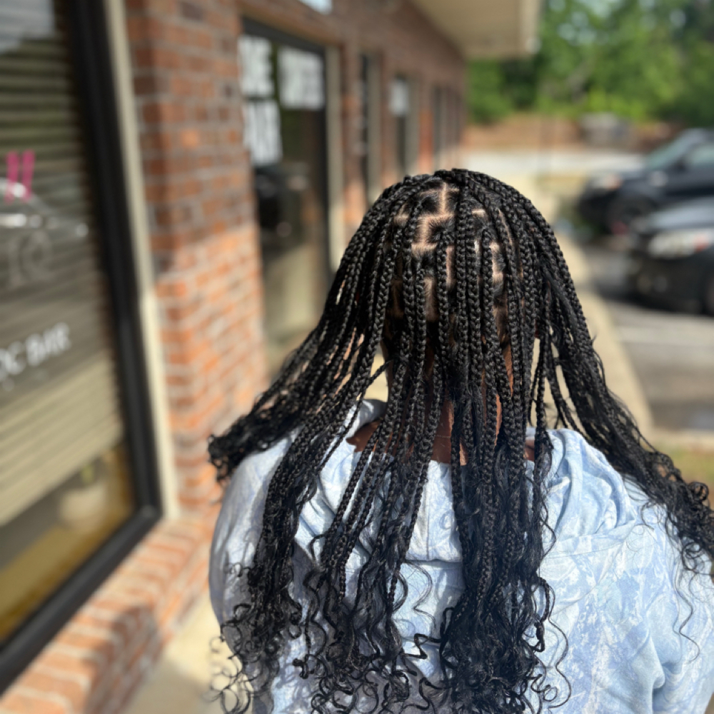 Medium Knotless Mid Back at XquisitlyFor in Augusta, GA