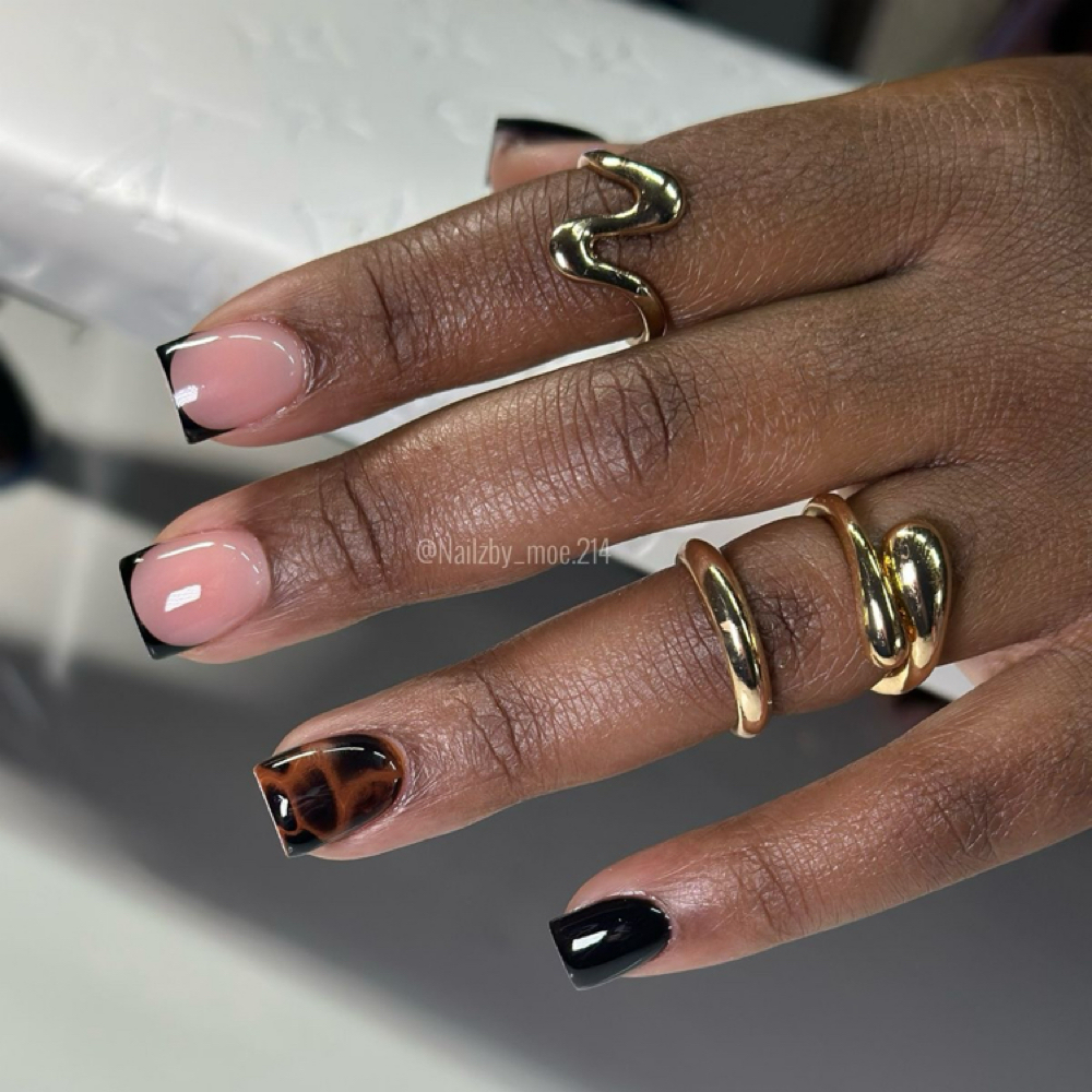 Gel X, minimal design medium at beyondd.polishedd in Jonesboro, IL