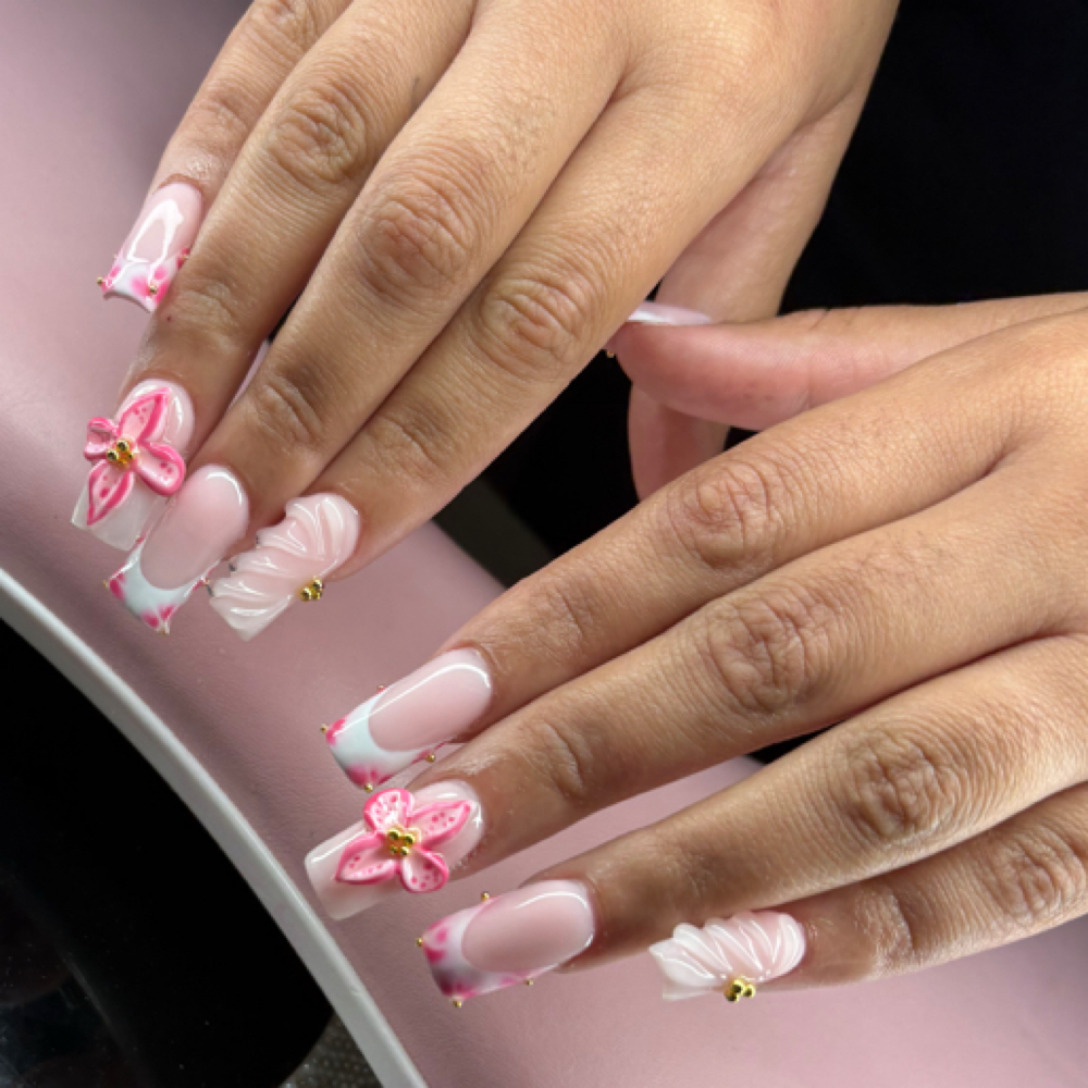 Removal at creealnails in Cape Coral, FL