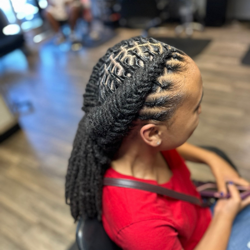 Loc maintenance w/ Simple Style at Twisted Loc Lounge in Sacramento, CA