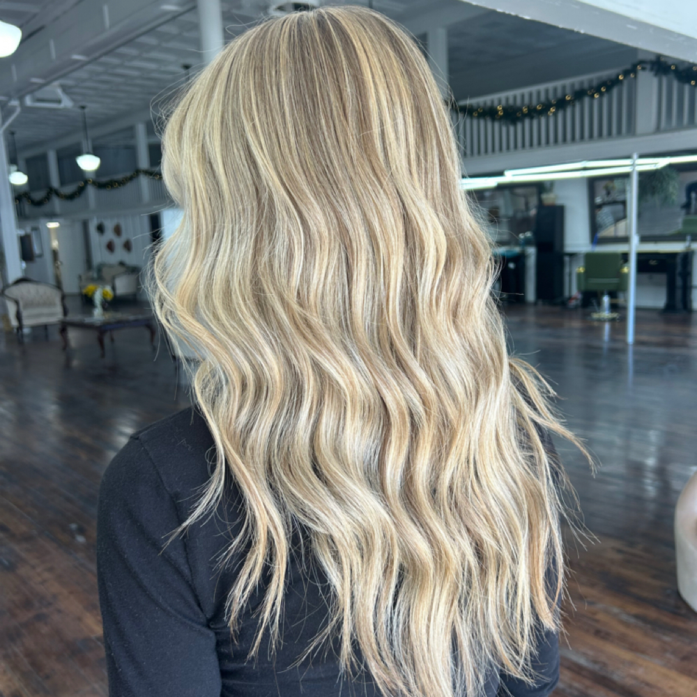 Full Highlight at Beautyby.nicoleh in Charlotte, MI
