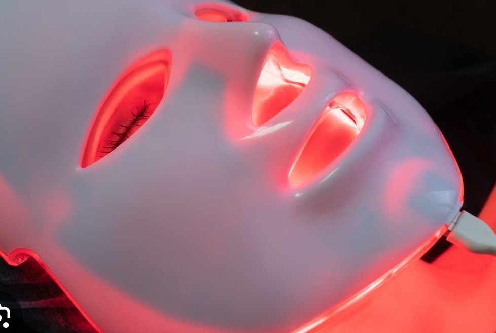 LED Light Therapy Facial