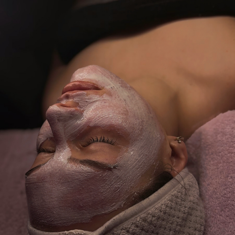 Signature Aura Facial