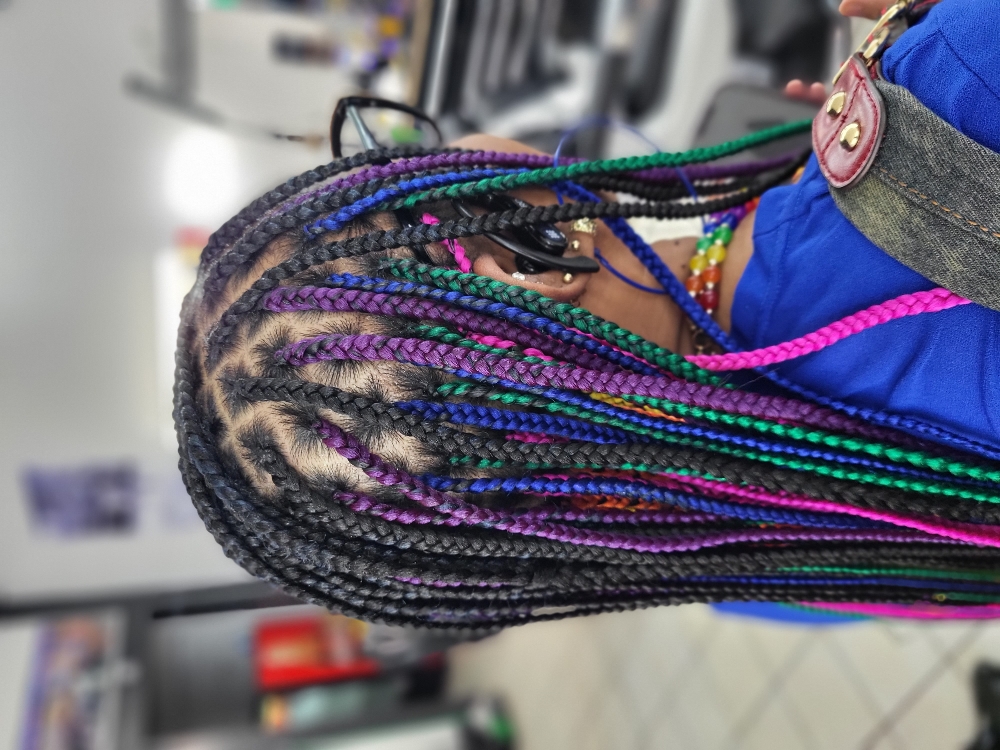 Small Knotless Braids