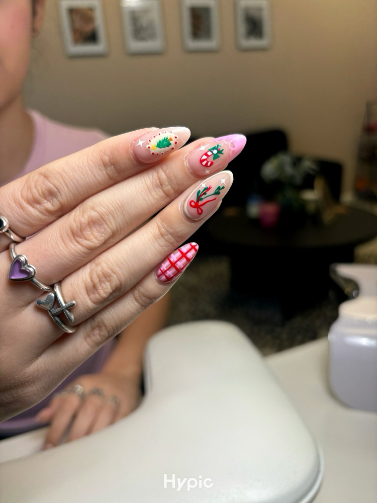 Advanced Nail Art at Emerald pearl in Crystal City, TX