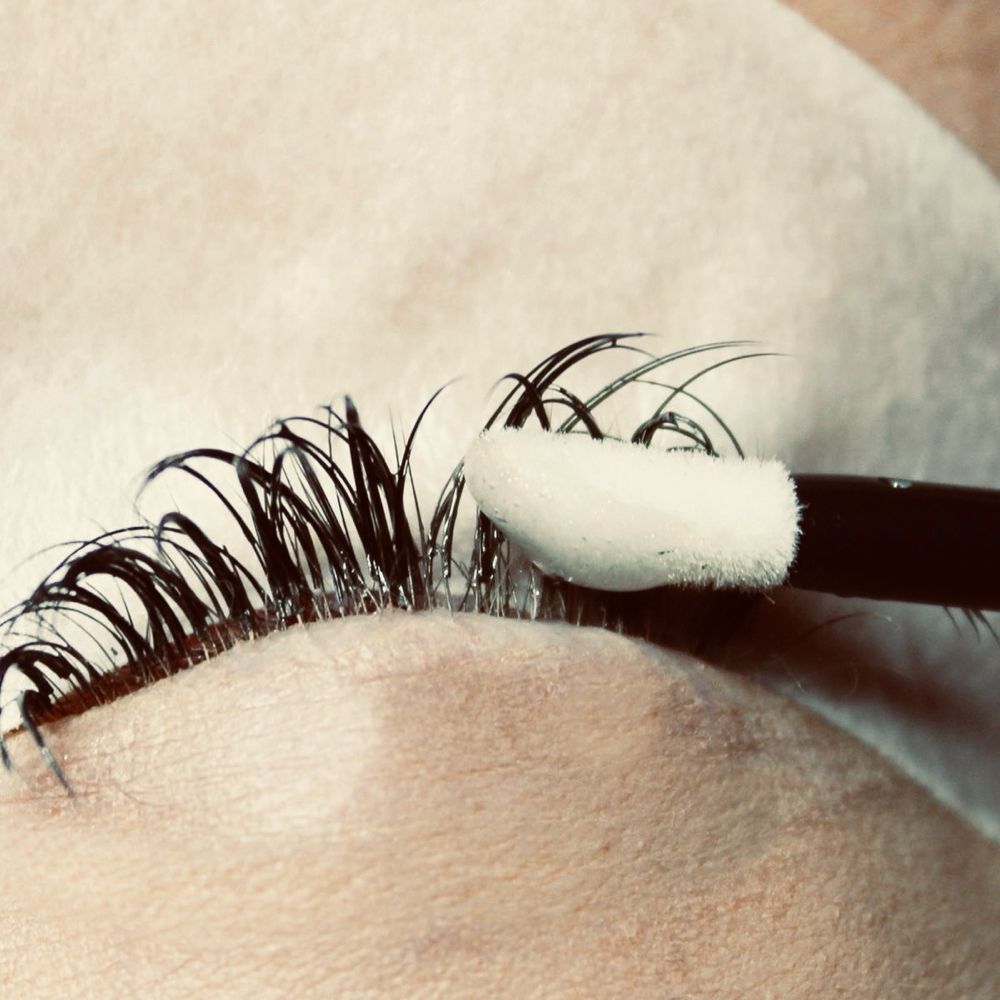 Lash Removal