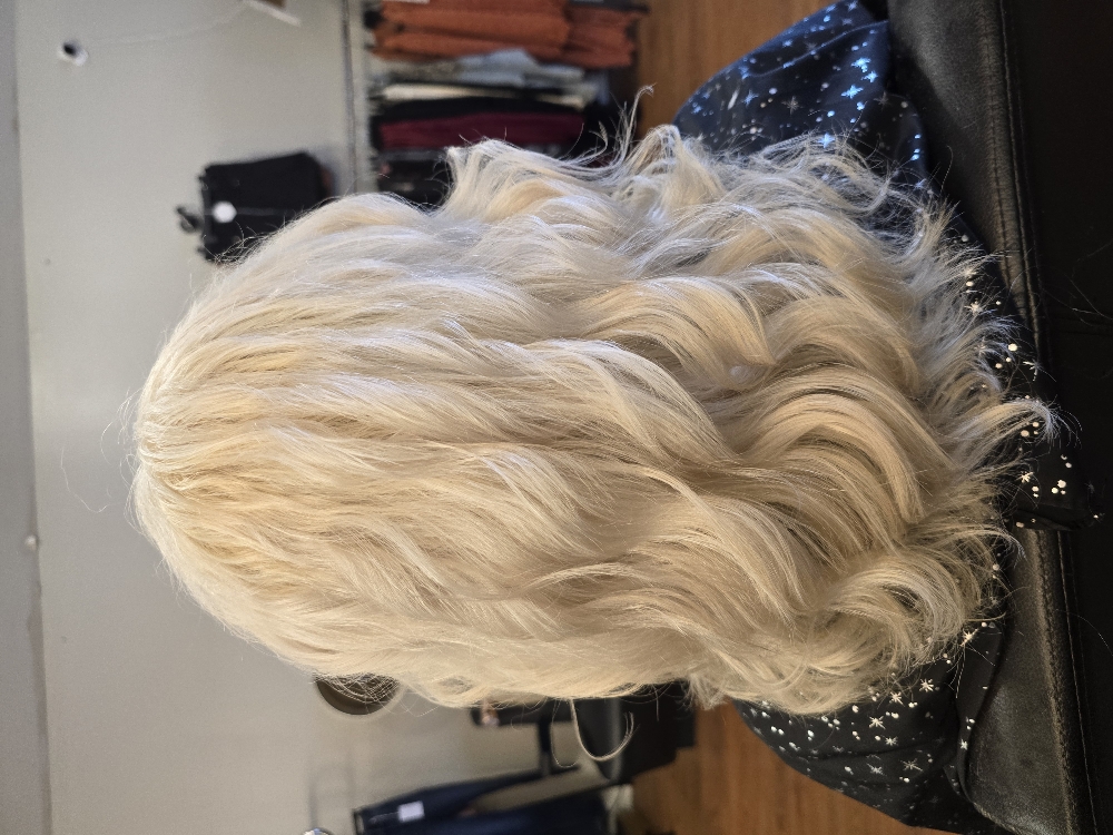 Blonde Card