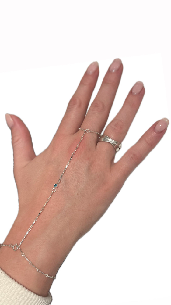 Hand chain + Charm ✨