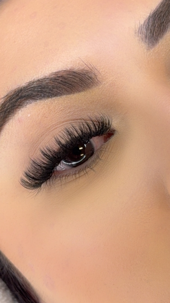 Briana’s Lavish Lash Set