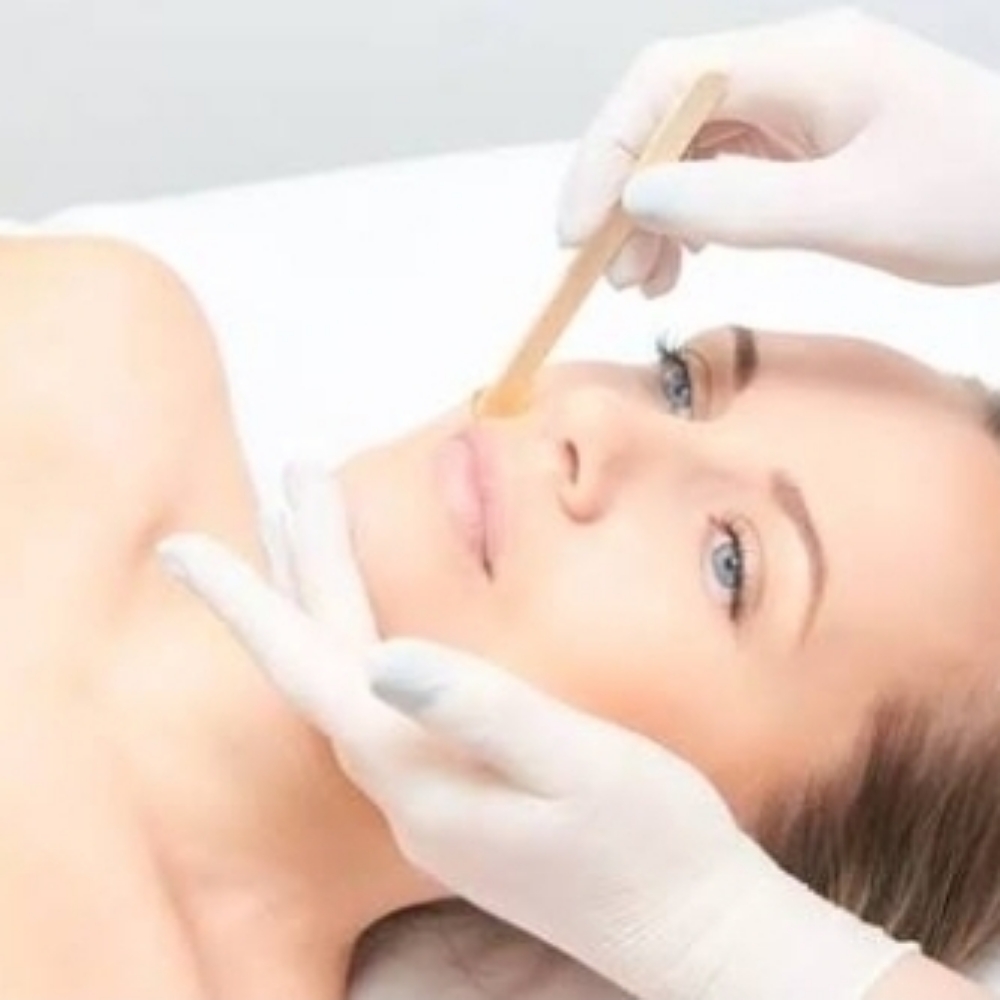 Chin Waxing at De lux beauty bar in New York, NY