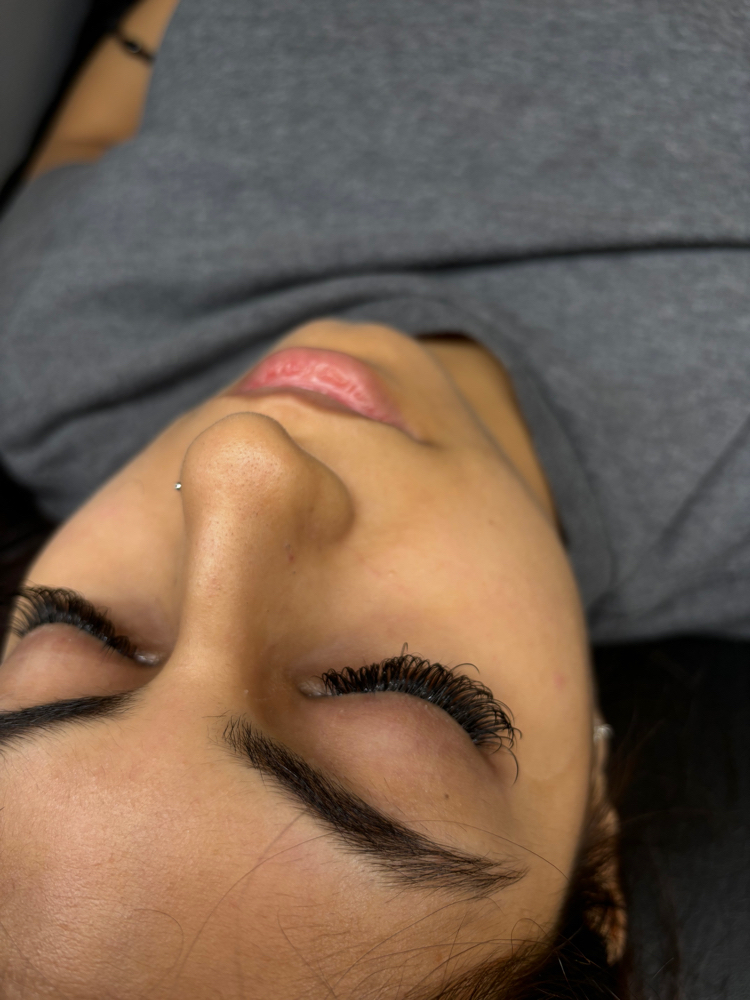 “wet lash” full set