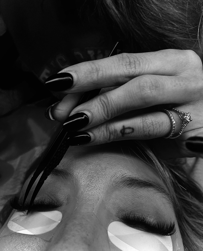 Hybrid Fill 🖤 UV LED Lash