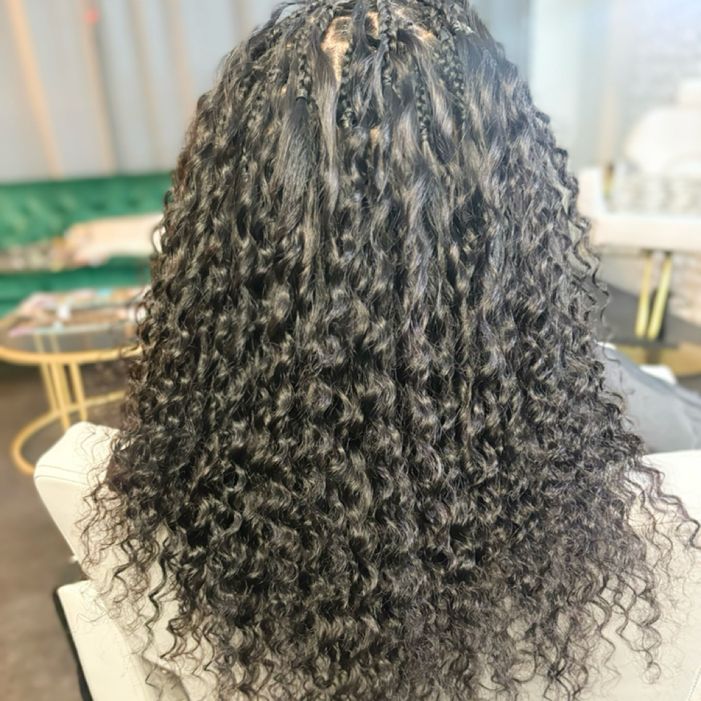Miracle Knots Boho Braids (Smedium) at Taylor Braidz, LLC in Ocala, FL
