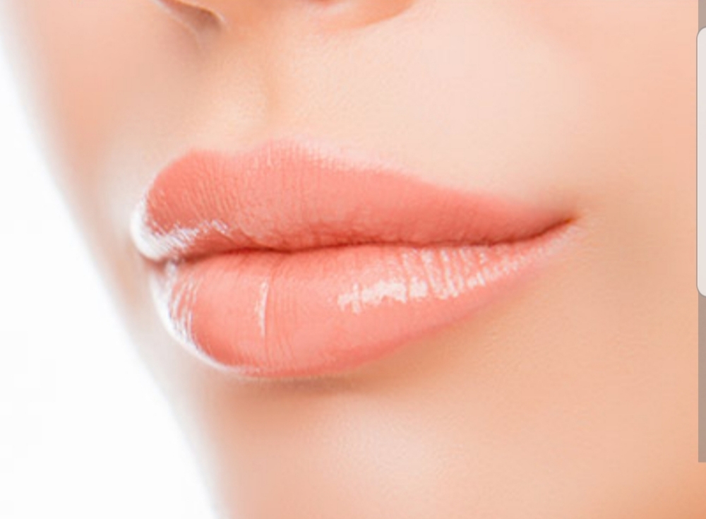 Hyaluronic Acid Lip Treatment