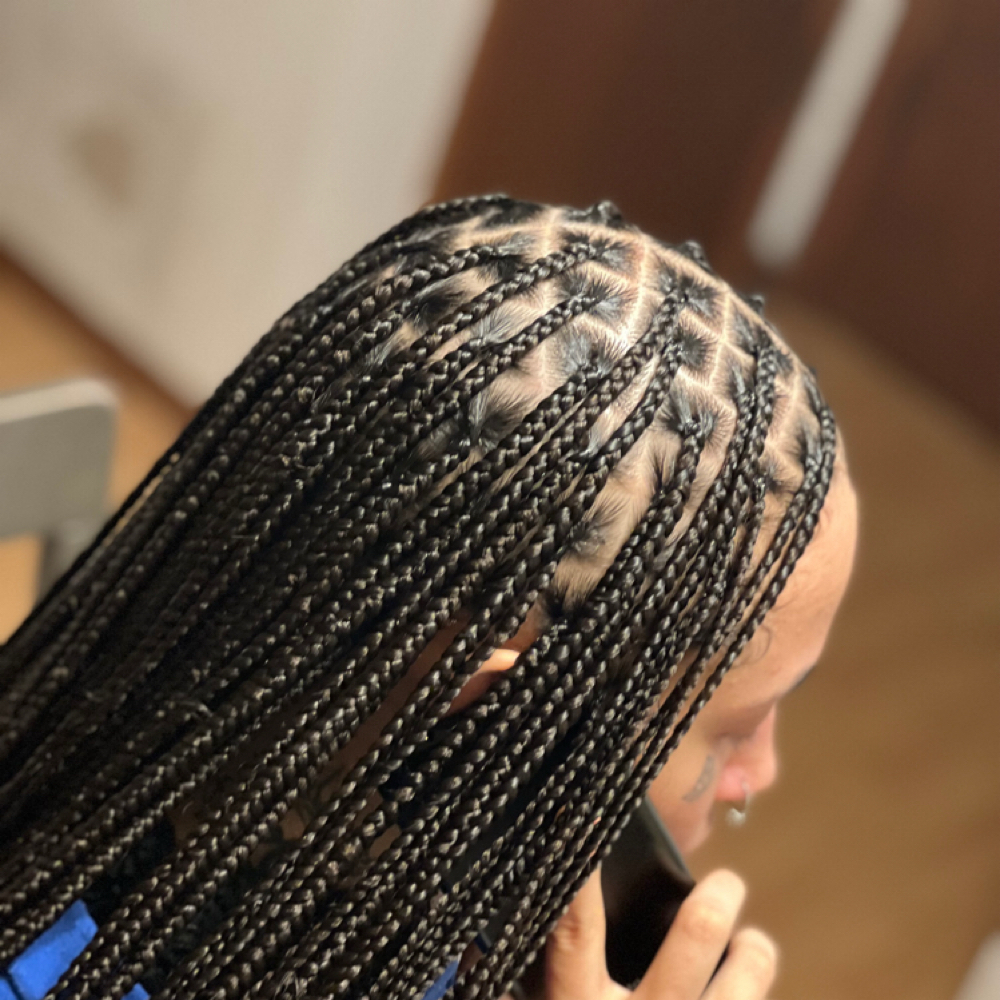 Small Knotless SPECIAL at Faith TheBraider in Milwaukee, WI