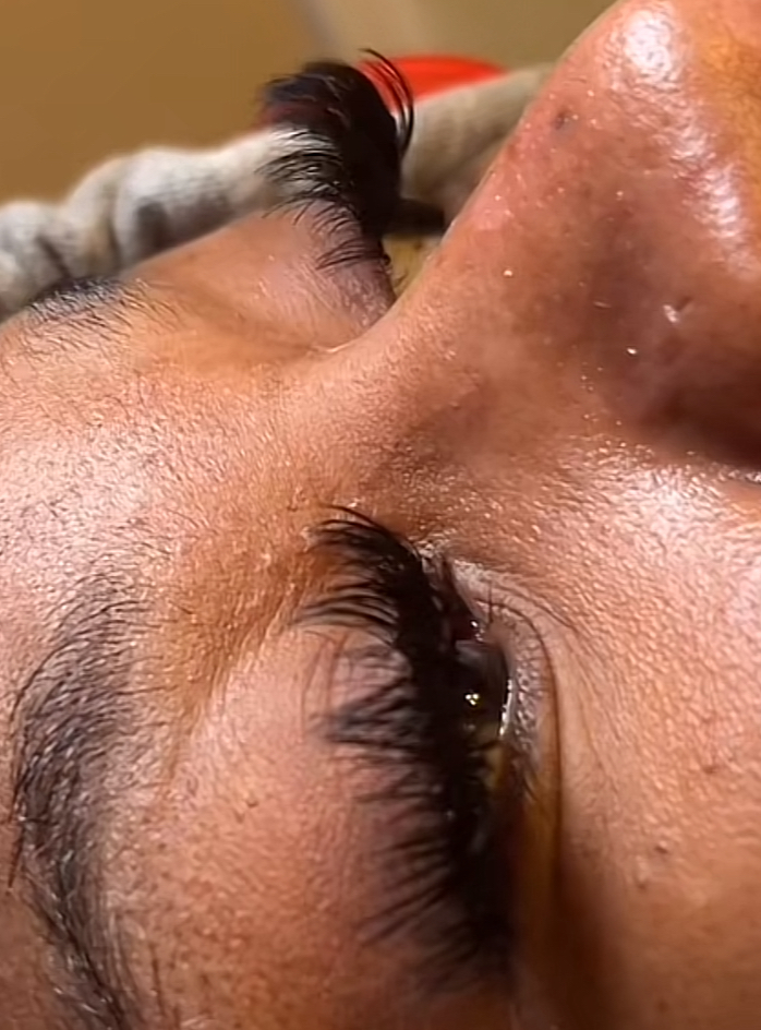 Hybrid lash Extensions