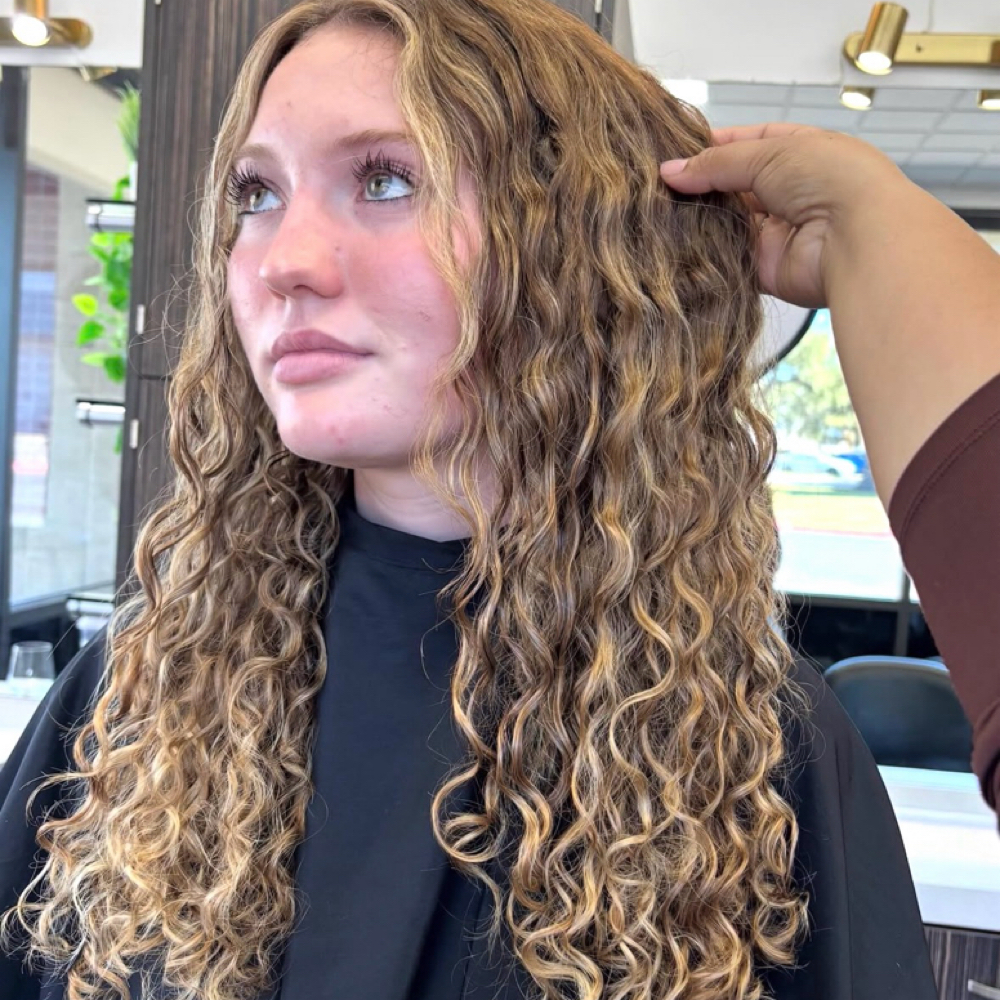 CURLY CUT/ TRAINING at TREND LAB Salon & Education in San Antonio, TX