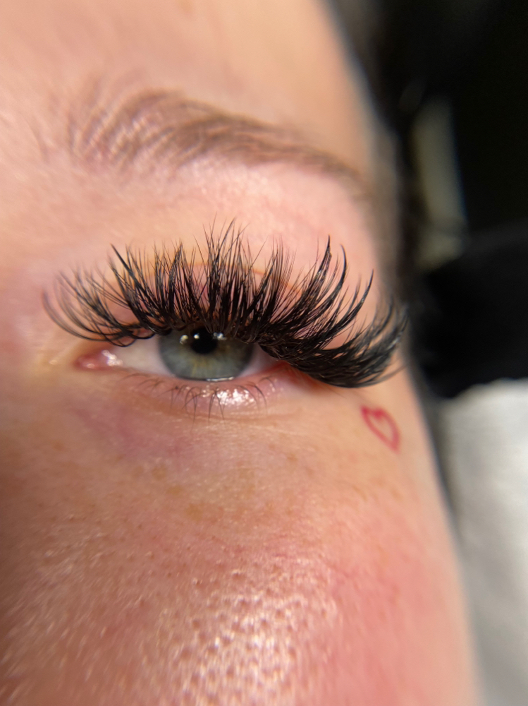 Lash Extensions • Volume Full Set