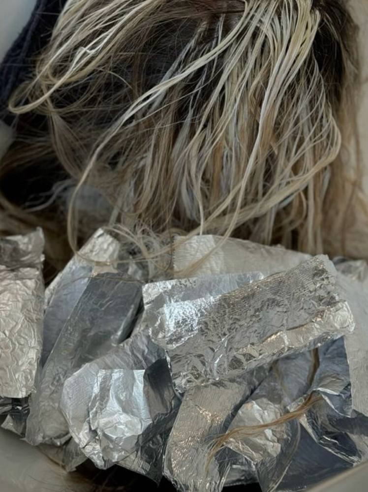 Full Foil + Toner And Cut at Hails Hair World in Champaign, IL