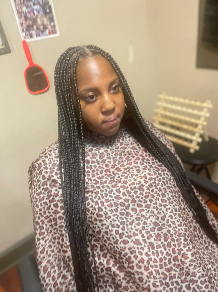 Smedium knotless Braids