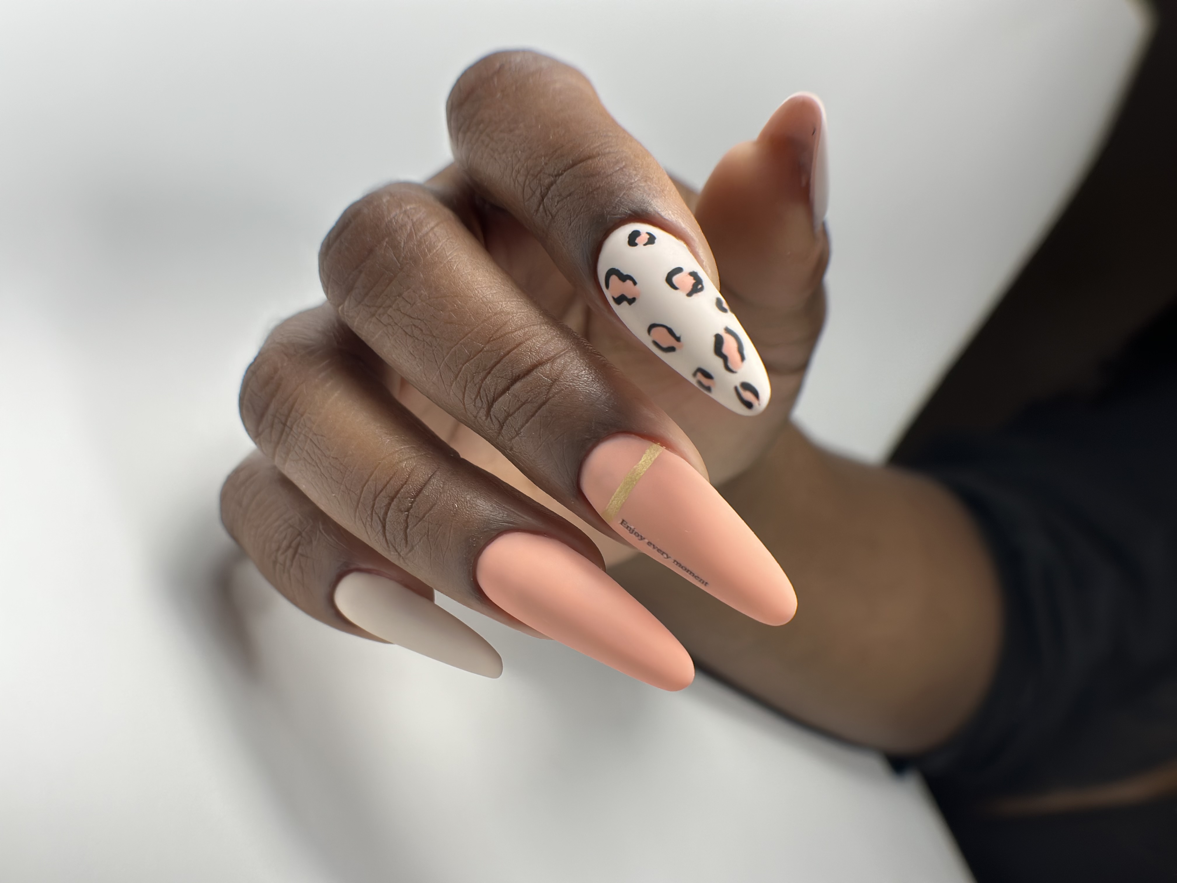 Extensions arched nail shape