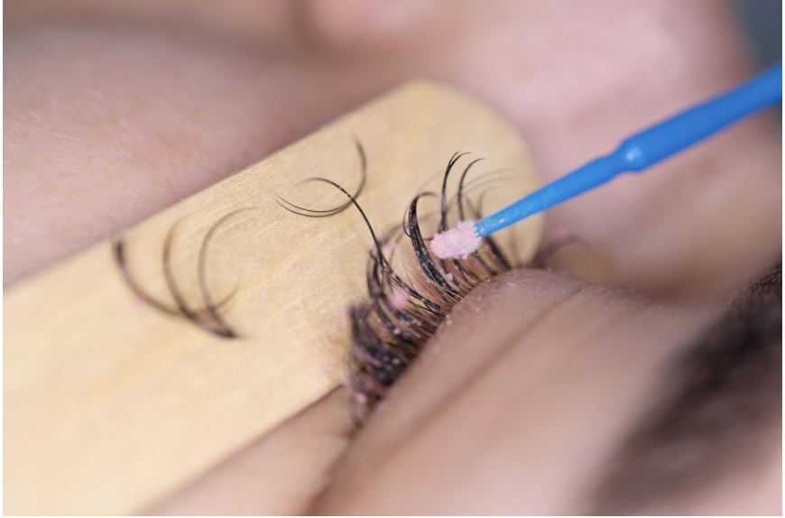 Lash Extension Removal