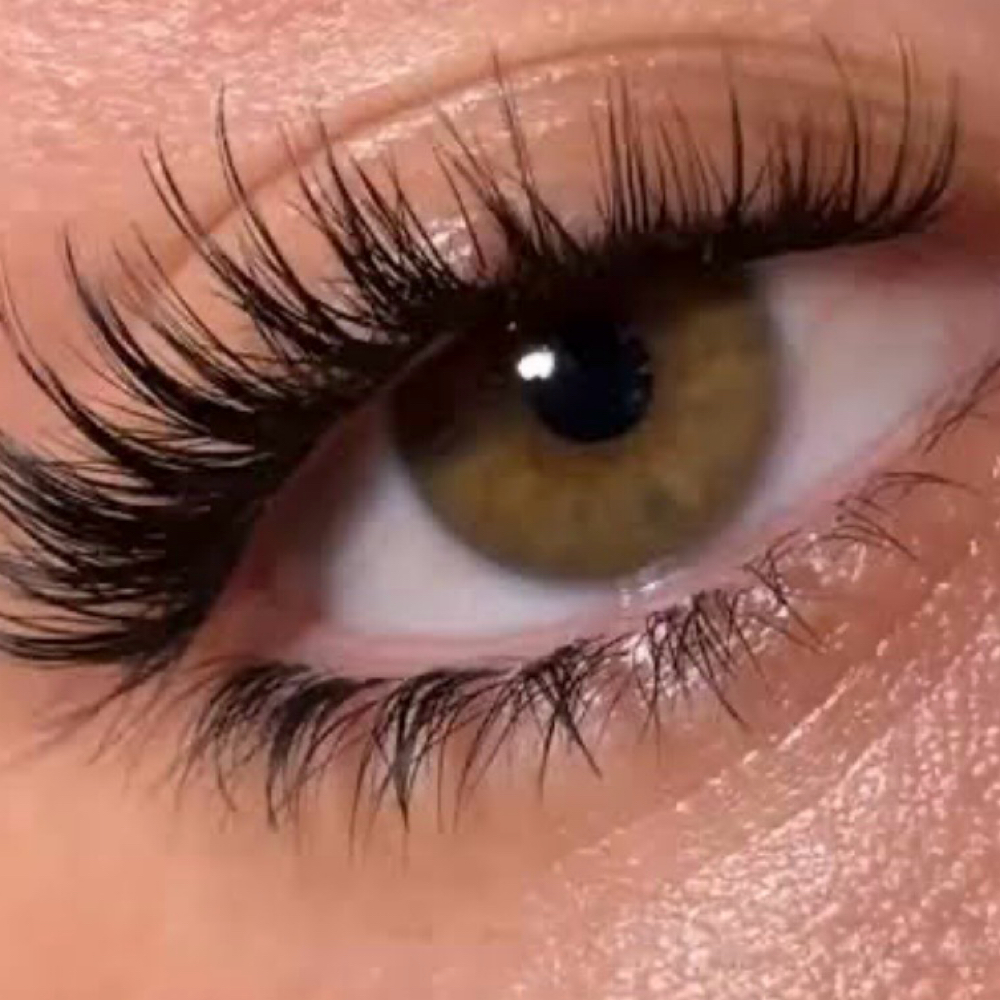 Bottom Lashes at Guys&Dolls Beauty Studio in Kodiak, AK