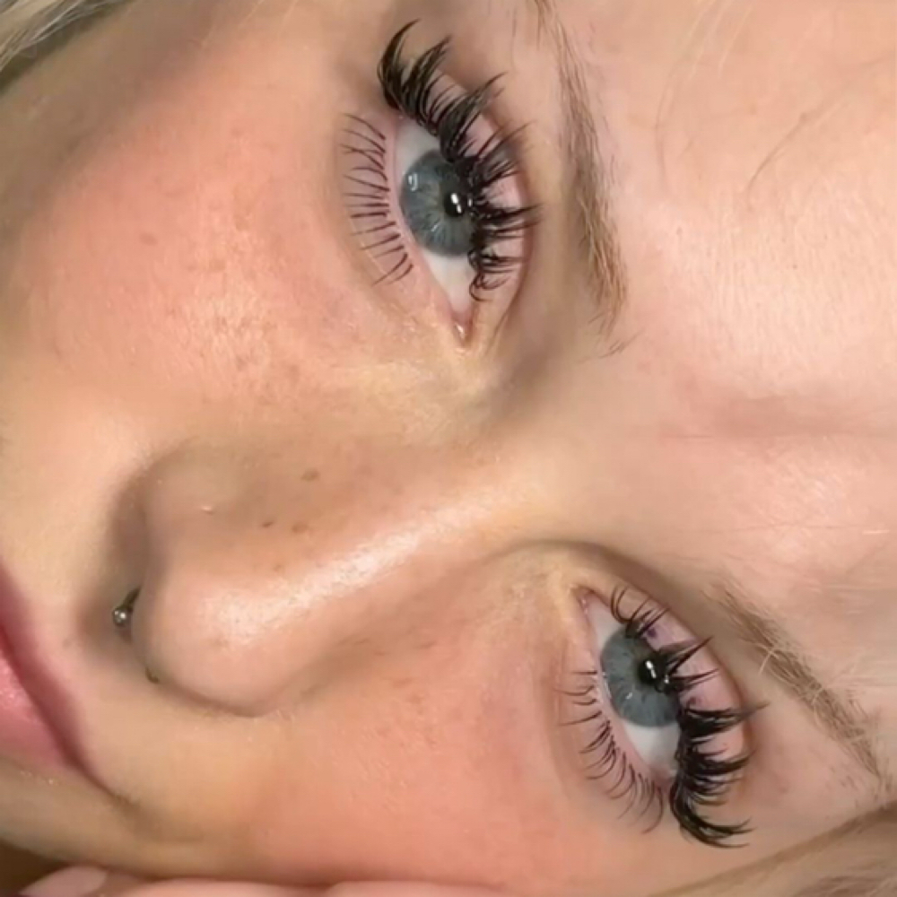 Anime Lash Set With Bottoms at Queens Beauty Bar in Indianapolis, IN