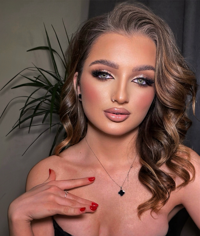 Glam Makeup client Location