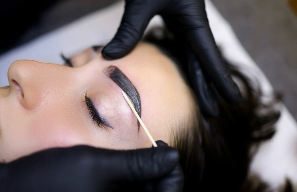 Brow Tint & Wax