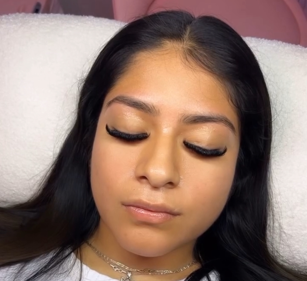 Brow Sculpt at Jay Lashes in Brooklyn, NY