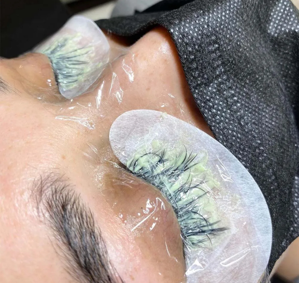 Eyelash Extension Removal
