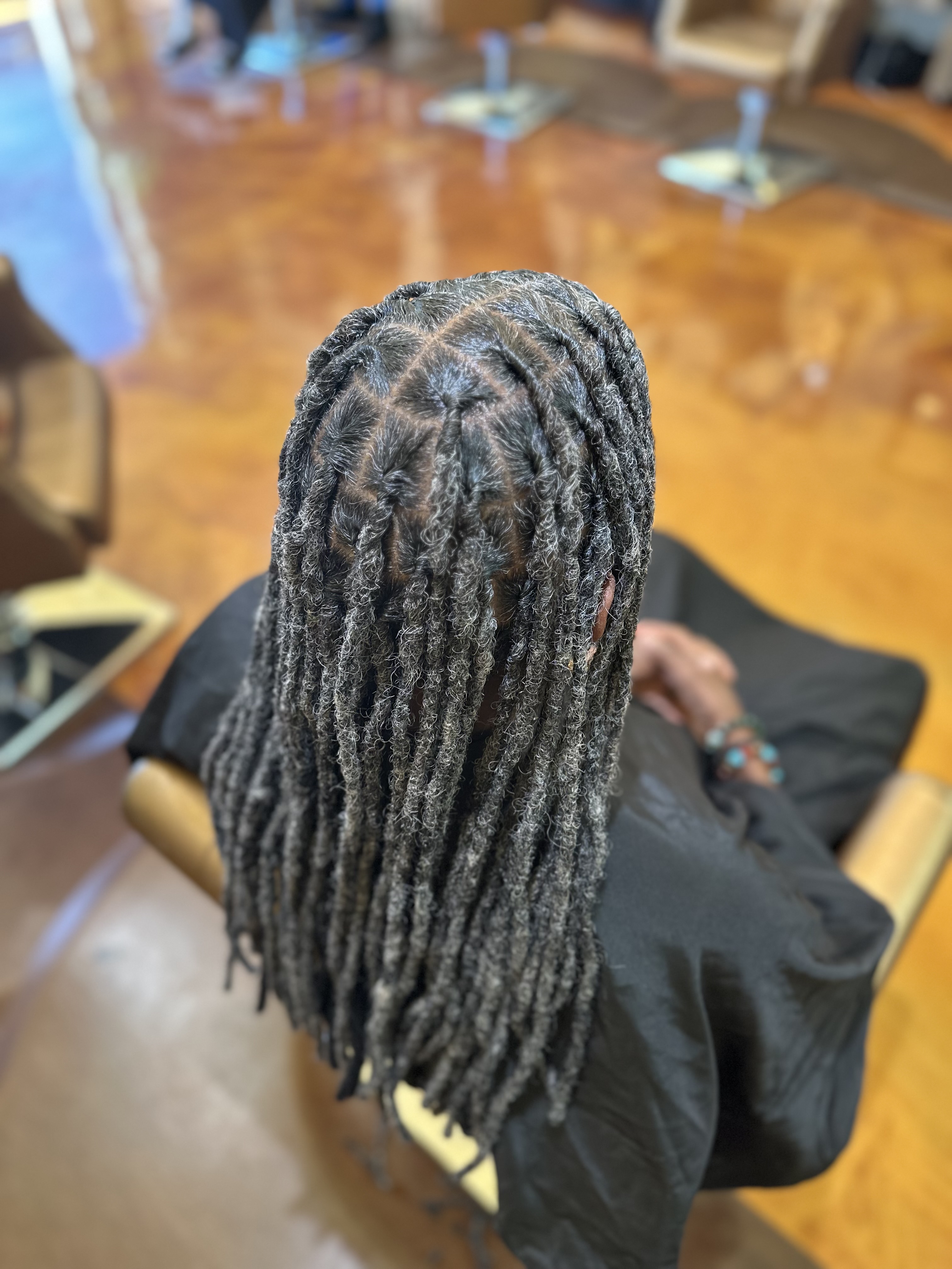 Loc Retwist | Medium