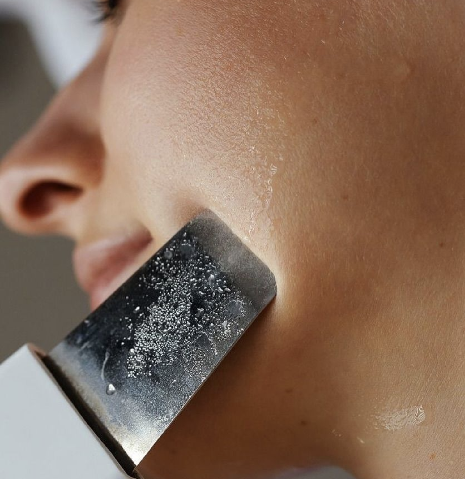 Add-on: Ultrasonic Skin Scrubber