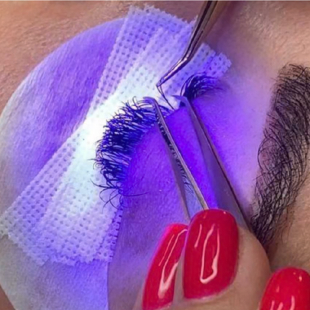 Apprentice UV Lash Fill at The Beauty Icon in Camby, IN