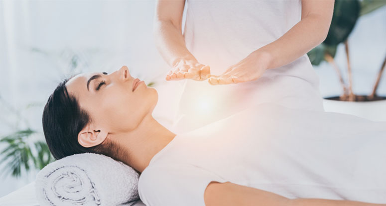 30 min Reiki Healing With Crystals at Energy and Insight with Nikki Rei in Bellmore, NY