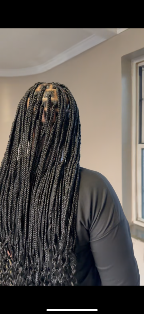 Medium Knotless Braids