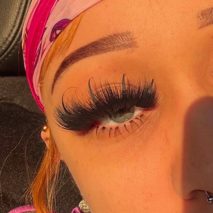 Dramatic Cat Eye 🥵 at Ray’DollsCollection in Cincinnati, OH