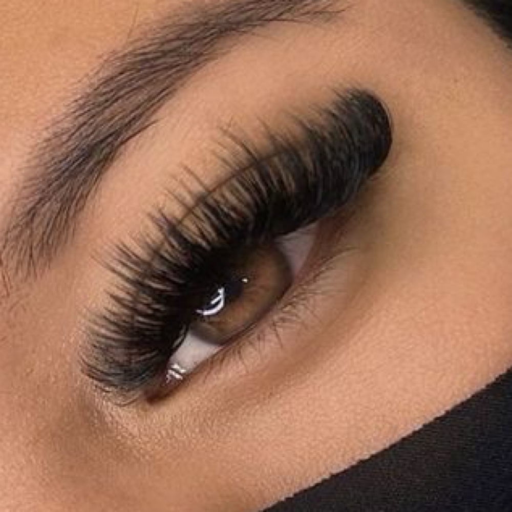 custom freestyle set lashes at by grace esthetics in Florence, AL