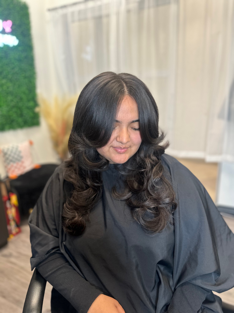 WomansHaircut,Wash,Treament,Blowout