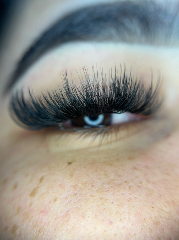 Lashes wispy