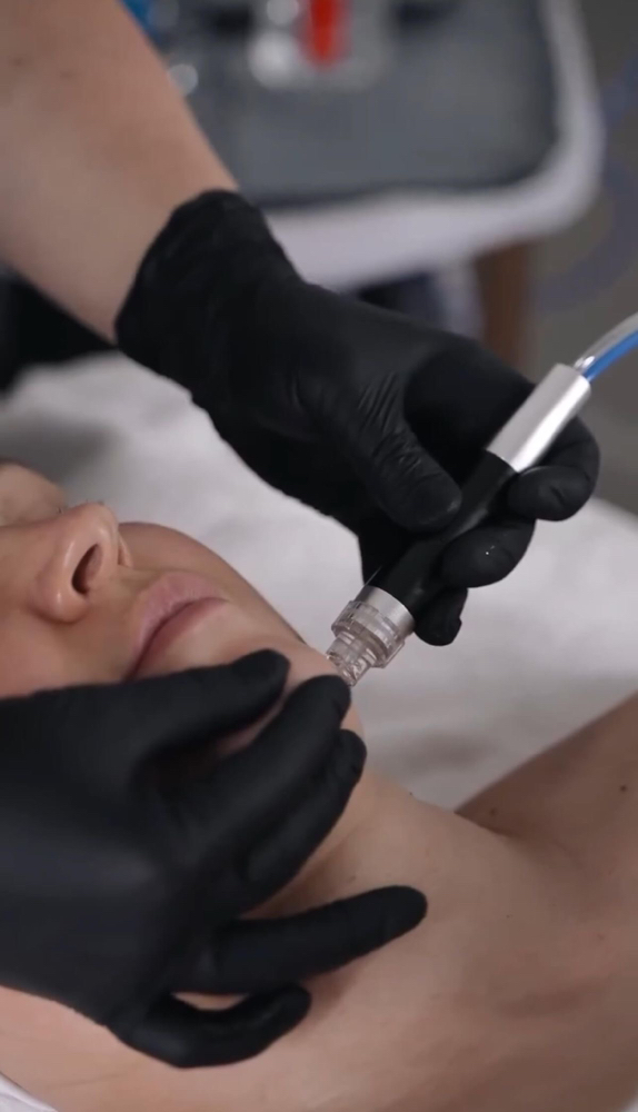 The Platinum HydroGlow Facial