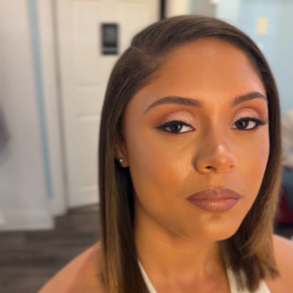 Signature Haus Glam at Shante Artistry in Chicago, IL