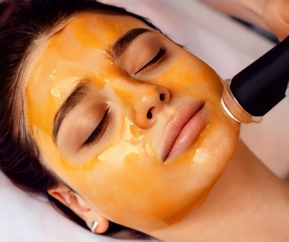 Geneo Illuminate Facial Treatment